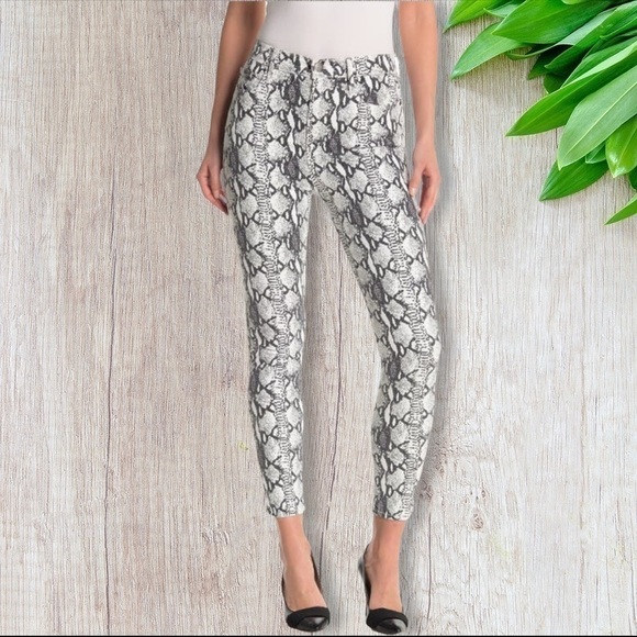 FRAME Ali High Rise Skinny Python Printed Pants in Gris Multi 26 - Picture 1 of 7